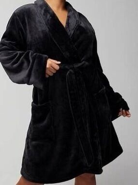 SOMA Black Plush Women's Robe - Cozy Wrap